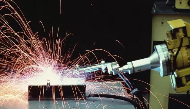 引領(lǐng)技術(shù)變革傳承精神